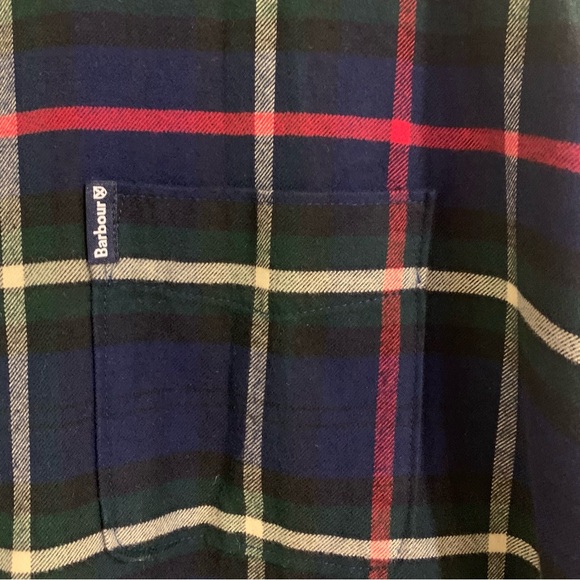 Barbour Men's Highland Check 19 Tailored Shirt in Navy Plaid Flannel Size XL - Picture 2 of 11